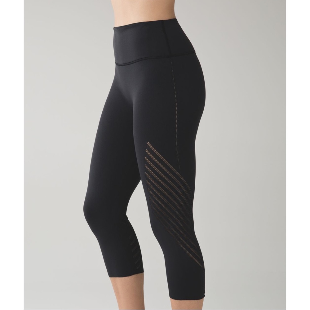 Lululemon Englighten Black Crop Leggings